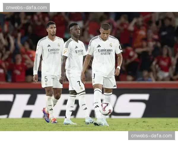 复盘:皇马中场组合在身体对抗中完胜拜仁,掌控比赛节奏 复盘:皇马中场组合在身体对抗中完胜拜仁,掌控比赛节奏