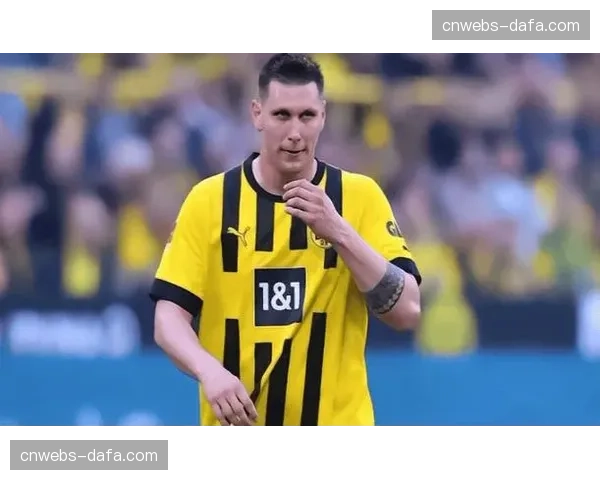 聚勒滑倒送点后痛苦离场，可能已踢完多特蒙德生涯最后一战